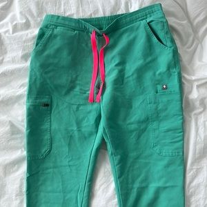 FIGS Womens Surgical Green Yola Pants and Catarina Top